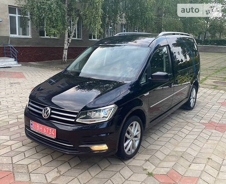 Volkswagen Caddy 2016  випуску Чернівці з двигуном 2 л дизель універсал автомат за 16499 долл. 