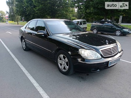 Mercedes-Benz S 320 2001  випуску Івано-Франківськ з двигуном 3.2 л дизель седан механіка за 9555 долл. 