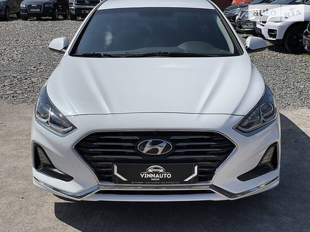 Hyundai Sonata 2017  випуску Вінниця з двигуном 2 л газ седан автомат за 15999 долл. 