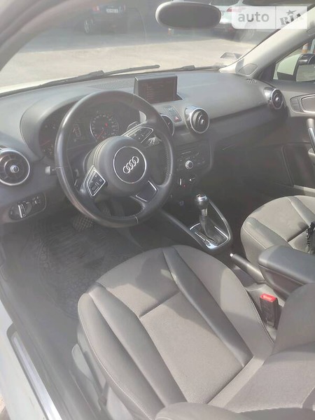 Audi A1 2011  випуску Дніпро з двигуном 1.4 л бензин хэтчбек автомат за 6300 долл. 