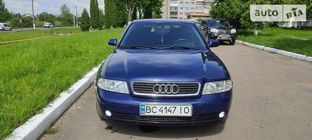 Audi A4 Limousine 1999  випуску Львів з двигуном 1.9 л дизель седан механіка за 5800 долл. 