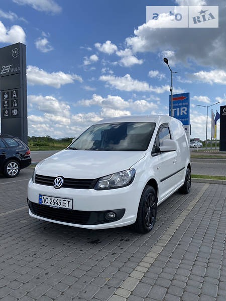 Volkswagen Caddy 2012  випуску Ужгород з двигуном 1.6 л дизель мінівен автомат за 10000 долл. 