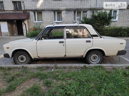 Lada 2107 1996  випуску Львів з двигуном 0 л бензин седан механіка за 750 долл. 