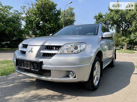 Mitsubishi Outlander 2008  випуску Черкаси з двигуном 2 л бензин позашляховик механіка за 9800 долл. 