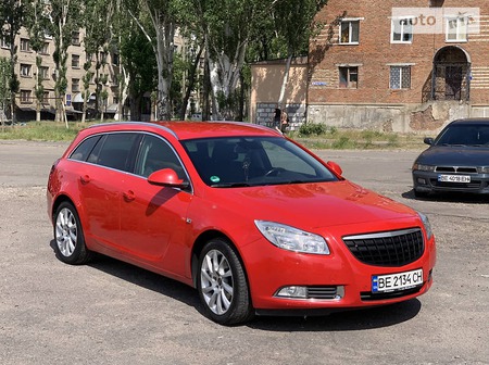 Opel Insignia 2011  випуску Миколаїв з двигуном 2 л дизель універсал автомат за 8000 долл. 