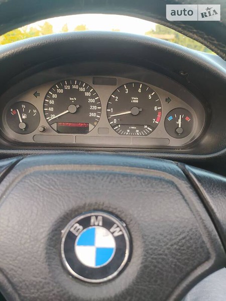 BMW 323 1996  випуску Запоріжжя з двигуном 2.3 л  седан  за 4800 долл. 