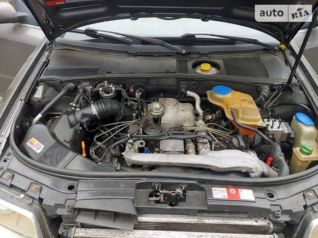 Audi A6 Limousine 1999  випуску Рівне з двигуном 2.5 л дизель універсал механіка за 2400 долл. 