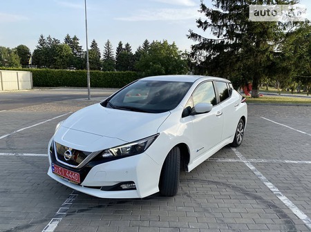 Nissan Leaf 2018  випуску Луцьк з двигуном 0 л електро хэтчбек автомат за 21800 долл. 