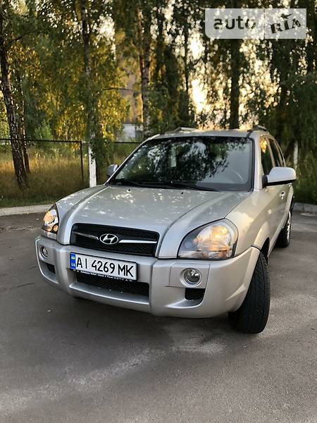 Hyundai Tucson 2009  випуску Київ з двигуном 2 л бензин позашляховик механіка за 8900 долл. 