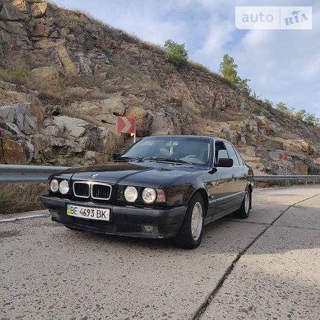 BMW 540 1994  випуску Миколаїв з двигуном 2.5 л бензин седан механіка за 4000 долл. 