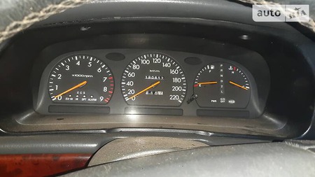 Hyundai Grandeur 1993  випуску Львів з двигуном 3 л бензин седан автомат за 1500 долл. 