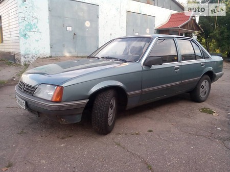 Opel Rekord 1986  випуску Дніпро з двигуном 0 л бензин седан механіка за 1400 долл. 