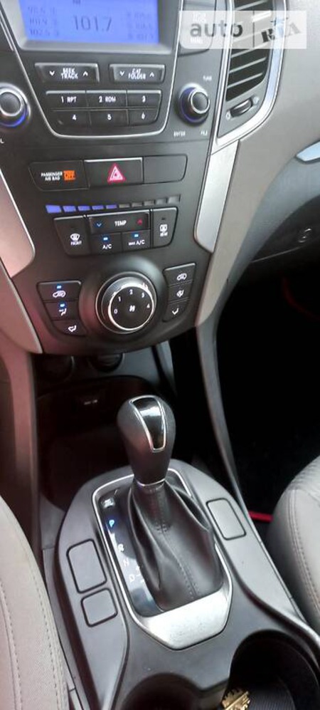 Hyundai Santa Fe 2013  випуску Полтава з двигуном 2.4 л бензин позашляховик автомат за 18500 долл. 