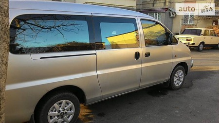 Hyundai H200 2002  випуску Одеса з двигуном 2.4 л бензин мінівен механіка за 3700 долл. 