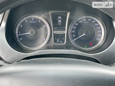 Hyundai Grandeur 2012  випуску Одеса з двигуном 3 л газ седан автомат за 9999 долл. 