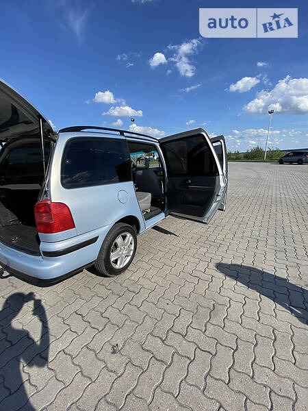 Volkswagen Sharan 2001  випуску Львів з двигуном 1.9 л дизель мінівен механіка за 5600 долл. 