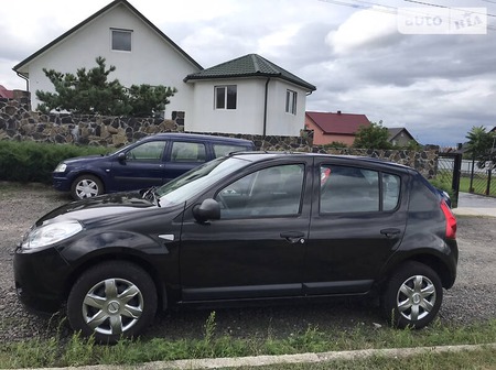 Dacia Sandero 2010  випуску Луцьк з двигуном 1.2 л дизель хэтчбек механіка за 4700 долл. 