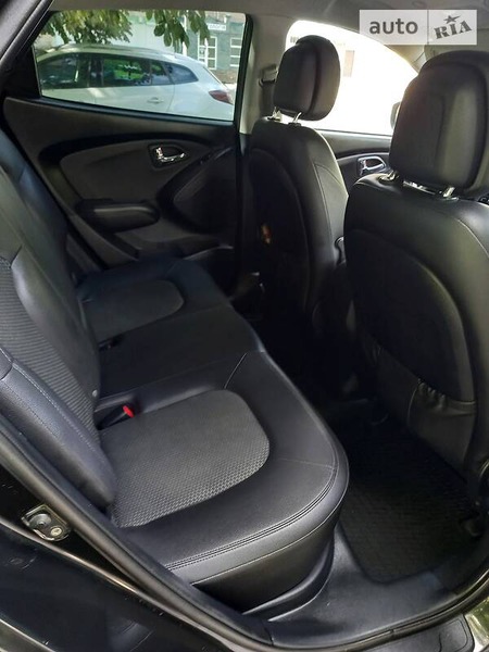 Hyundai ix35 2010  випуску Хмельницький з двигуном 2 л  позашляховик  за 10400 долл. 