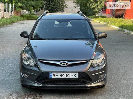 Hyundai i30 2011  випуску Дніпро з двигуном 1.4 л бензин універсал механіка за 6800 долл. 