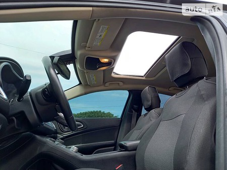 Chrysler 200 2016  випуску Вінниця з двигуном 2.4 л бензин седан автомат за 9800 долл. 