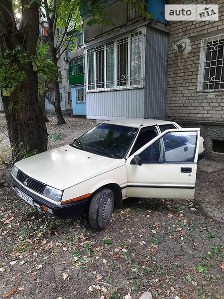 Mitsubishi Lancer 1987  випуску Миколаїв з двигуном 1.5 л  седан механіка за 1700 долл. 