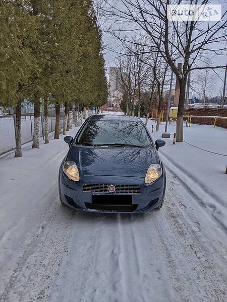 Fiat Grande Punto 2008  випуску Львів з двигуном 1.4 л бензин хэтчбек автомат за 5999 долл. 