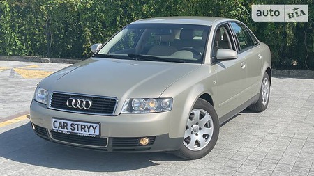 Audi A4 Limousine 2002  випуску Львів з двигуном 2 л бензин седан механіка за 5999 долл. 