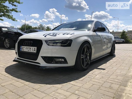 Audi A4 Limousine 2013  випуску Львів з двигуном 2 л бензин седан автомат за 16900 долл. 