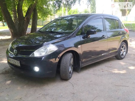 Nissan Tiida 2008  випуску Харків з двигуном 1.6 л бензин хэтчбек автомат за 6800 долл. 