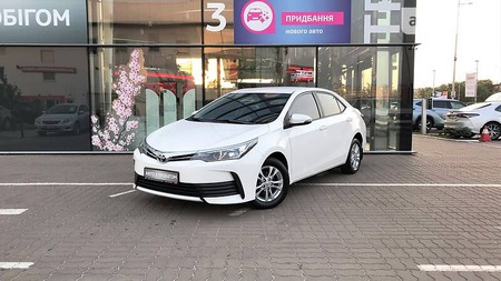 Toyota Corolla 2018  випуску Київ з двигуном 1.6 л бензин седан автомат за 477000 грн. 