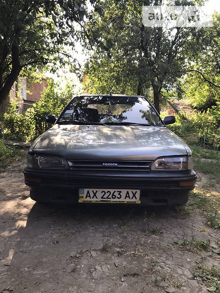 Toyota Corolla 1988  випуску Харків з двигуном 1.3 л бензин хэтчбек механіка за 2000 долл. 