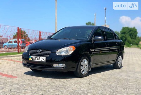 Hyundai Accent 2008  випуску Дніпро з двигуном 0 л  седан механіка за 5699 долл. 