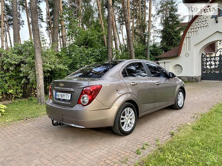 Chevrolet Aveo 2014  випуску Київ з двигуном 1.4 л  седан механіка за 7990 долл. 