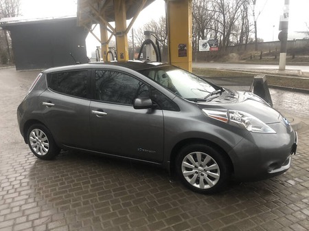 Nissan Leaf 2014  випуску Тернопіль з двигуном 0 л електро хэтчбек автомат за 10299 долл. 