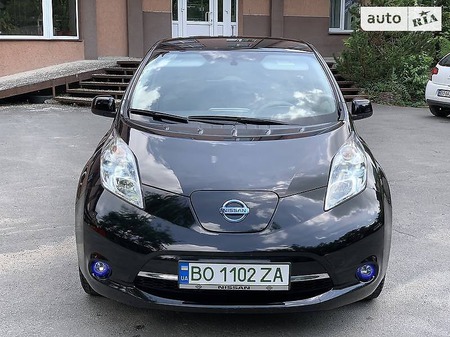 Nissan Leaf 2012  випуску Тернопіль з двигуном 0 л електро хэтчбек  за 8700 долл. 