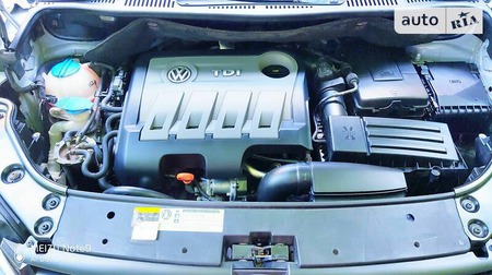 Volkswagen Touran 2013  випуску Херсон з двигуном 1.6 л дизель універсал механіка за 11200 долл. 
