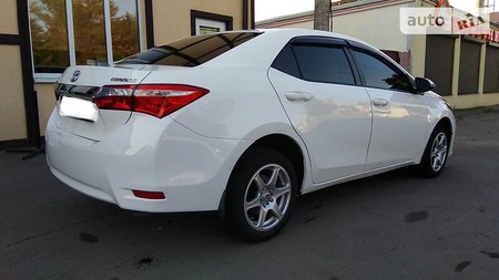 Toyota Corolla 2016  випуску Харків з двигуном 1.6 л  седан автомат за 14300 долл. 