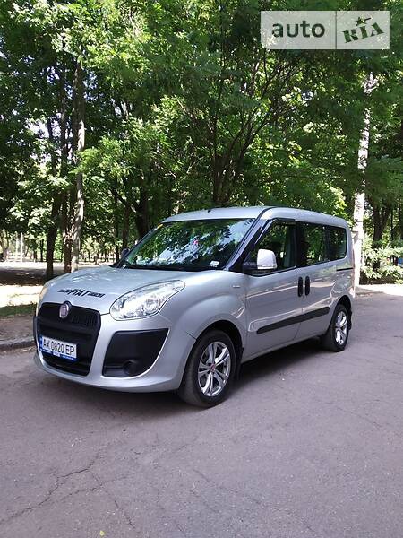 Fiat Doblo 2011  випуску Харків з двигуном 1.4 л  мінівен механіка за 7800 долл. 