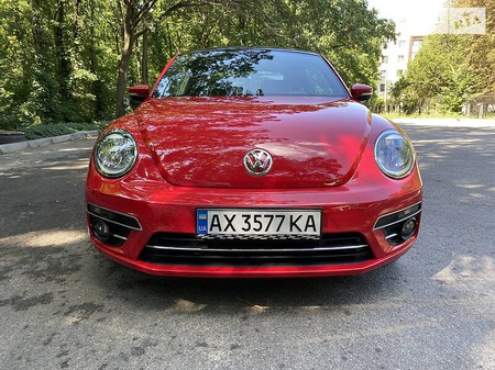 Volkswagen Beetle 2017  випуску Харків з двигуном 1.8 л бензин купе автомат за 18400 долл. 