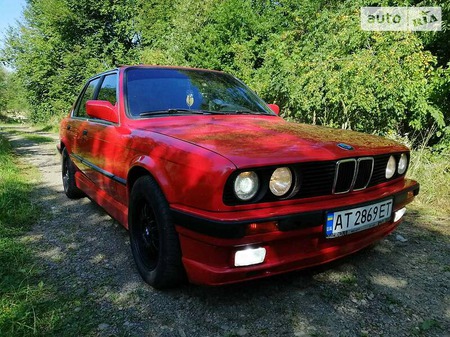 BMW 318 1986  випуску Івано-Франківськ з двигуном 1.8 л бензин седан механіка за 3000 долл. 