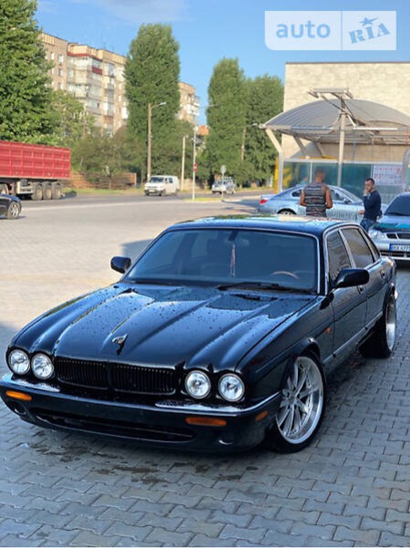 Jaguar XJ 1999  випуску Хмельницький з двигуном 3.2 л  седан автомат за 3800 долл. 