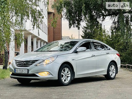 Hyundai Sonata 2013  випуску Київ з двигуном 2 л газ седан автомат за 8500 долл. 