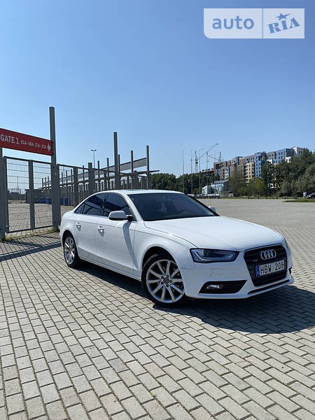 Audi A4 Limousine 2013  випуску Львів з двигуном 2 л дизель седан автомат за 15500 долл. 