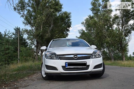 Opel Astra 2010  випуску Луганськ з двигуном 1.7 л дизель універсал механіка за 6600 долл. 