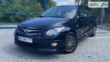 Hyundai i30 2011  випуску Вінниця з двигуном 1.4 л  хэтчбек механіка за 6450 долл. 