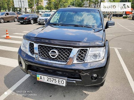 Nissan Pathfinder 2014  випуску Київ з двигуном 2.5 л дизель позашляховик автомат за 23900 долл. 