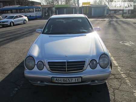 Mercedes-Benz E 220 1999  випуску Донецьк з двигуном 2.2 л дизель седан автомат за 5600 долл. 