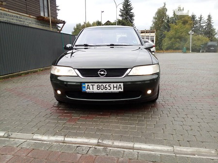 Opel Vectra 2002  випуску Івано-Франківськ з двигуном 1.6 л бензин седан механіка за 4150 долл. 