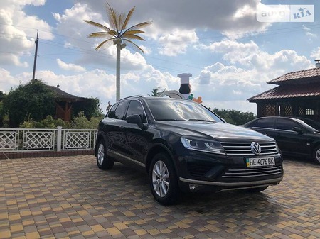 Volkswagen Touareg 2014  випуску Миколаїв з двигуном 3 л дизель позашляховик автомат за 30300 долл. 