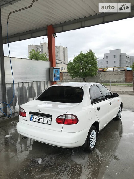 Daewoo Lanos 2005  випуску Дніпро з двигуном 1.5 л  седан механіка за 3500 долл. 